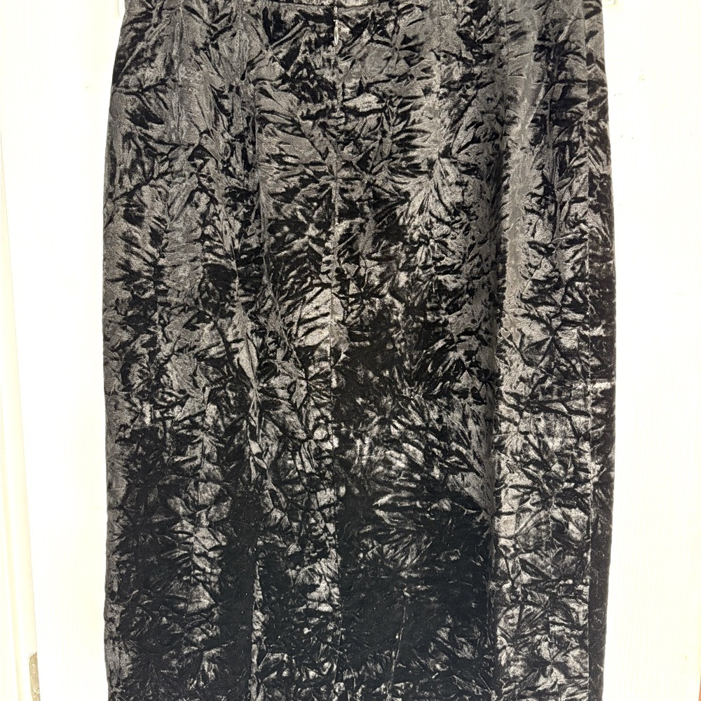 Genuine Valentino gorgeous velvet skirt - Picture 3 of 4